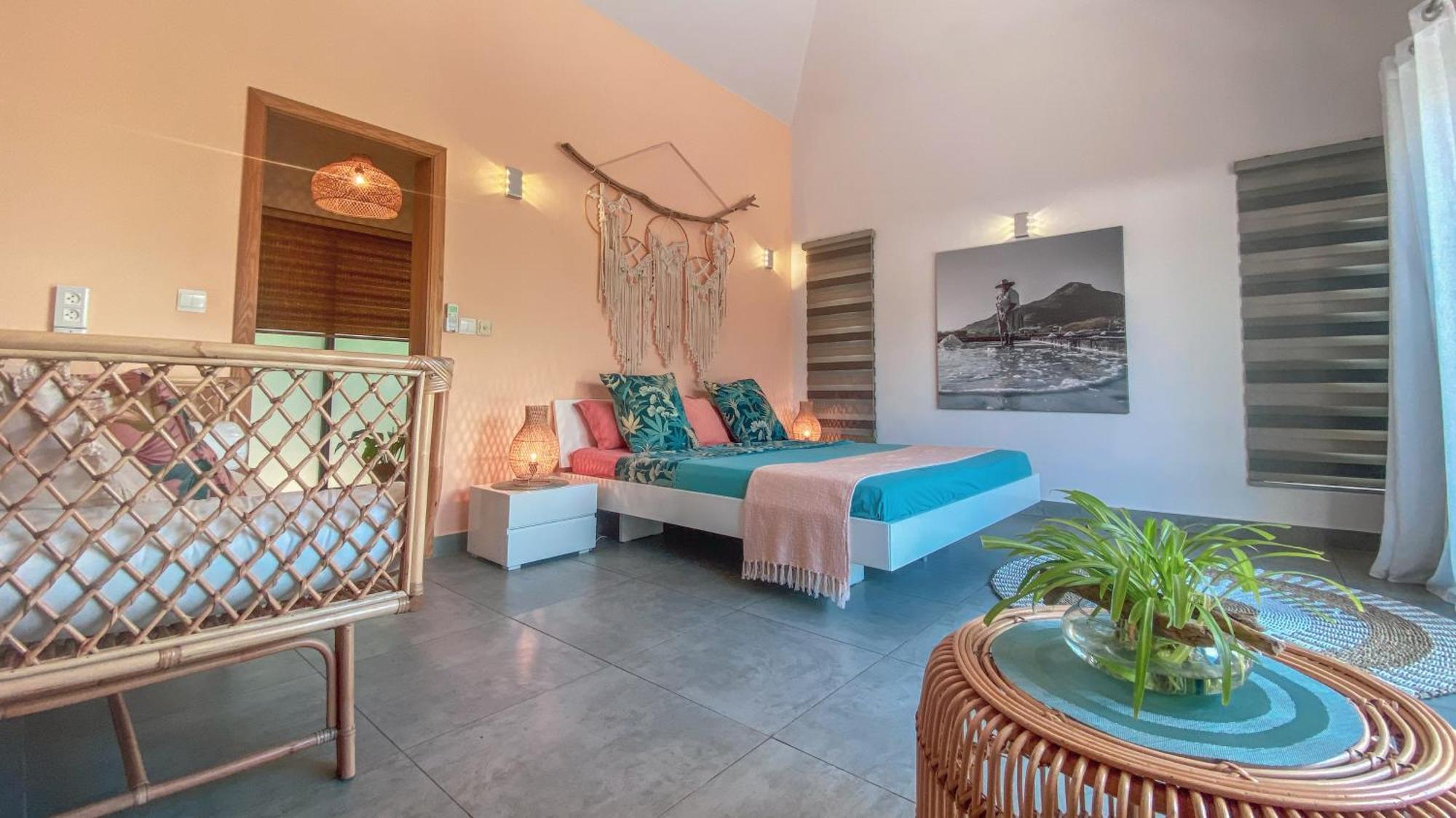 Sartelo Villa *